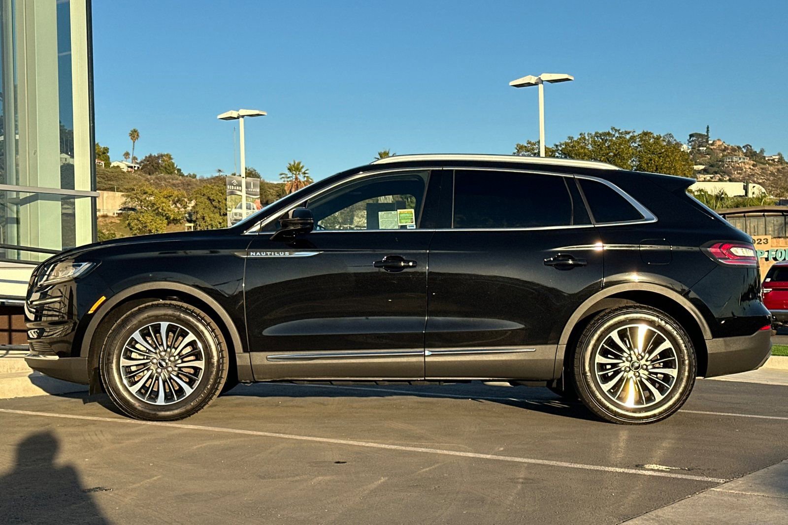 Used 2023 Lincoln Nautilus Reserve w/ Luxury Package image 6