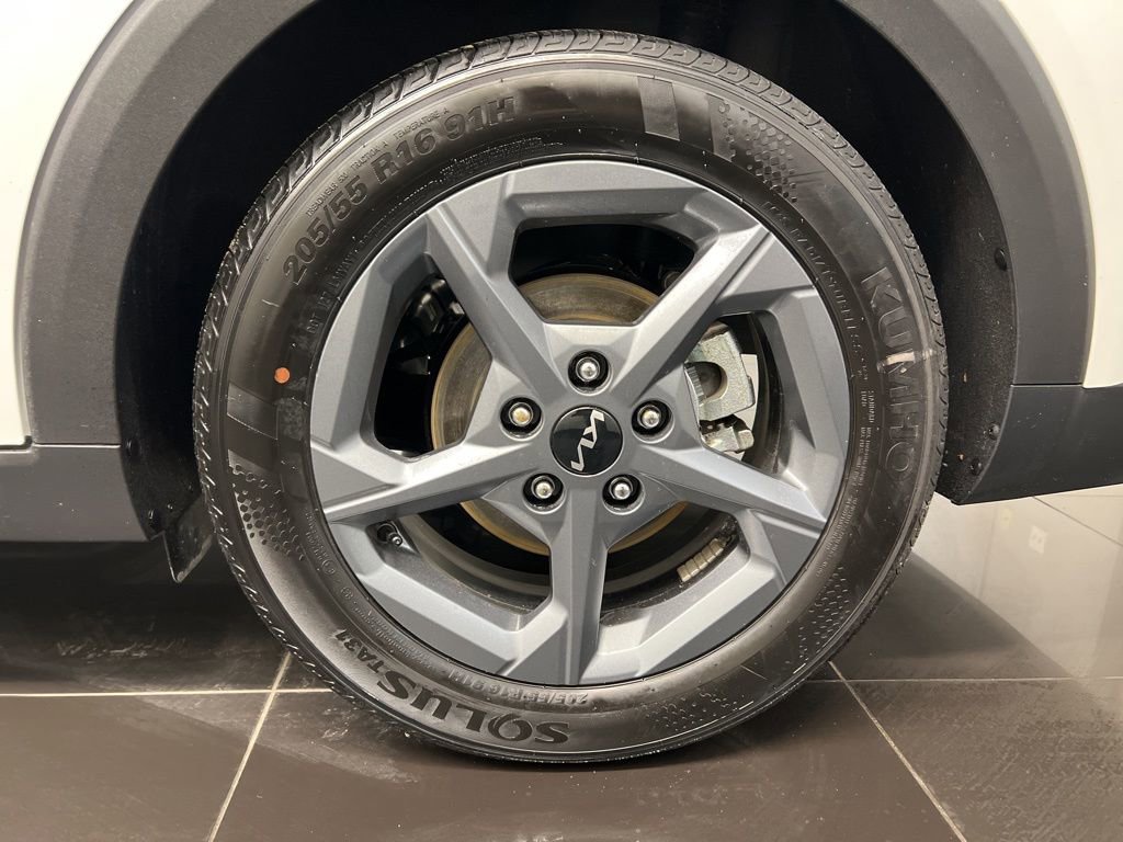 Used 2025 Kia K4 LXS image 7