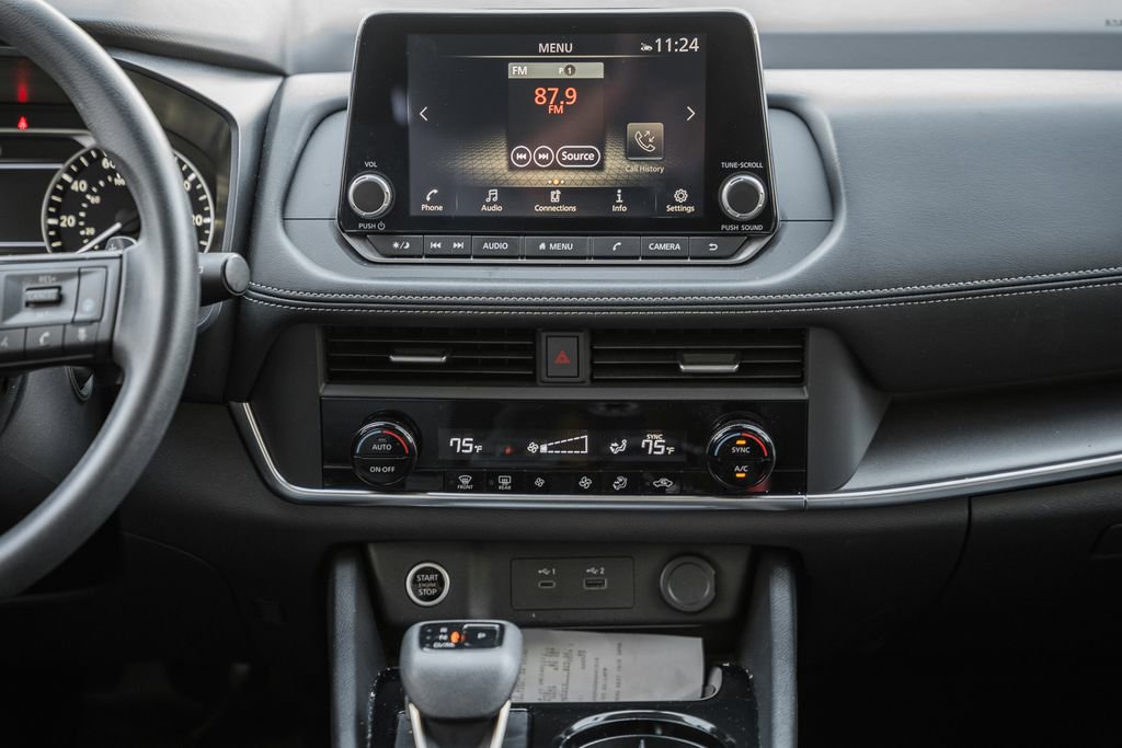 Used 2023 Nissan Rogue SV image 19