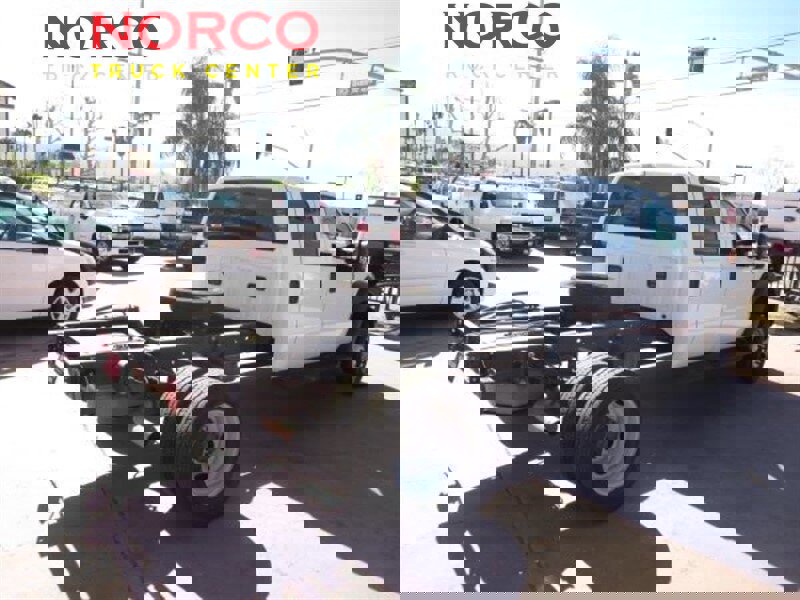 Used 2012 Ford F550 2WD Crew Cab Super Duty image 5