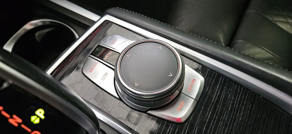 Used 2017 BMW 750i xDrive image 31