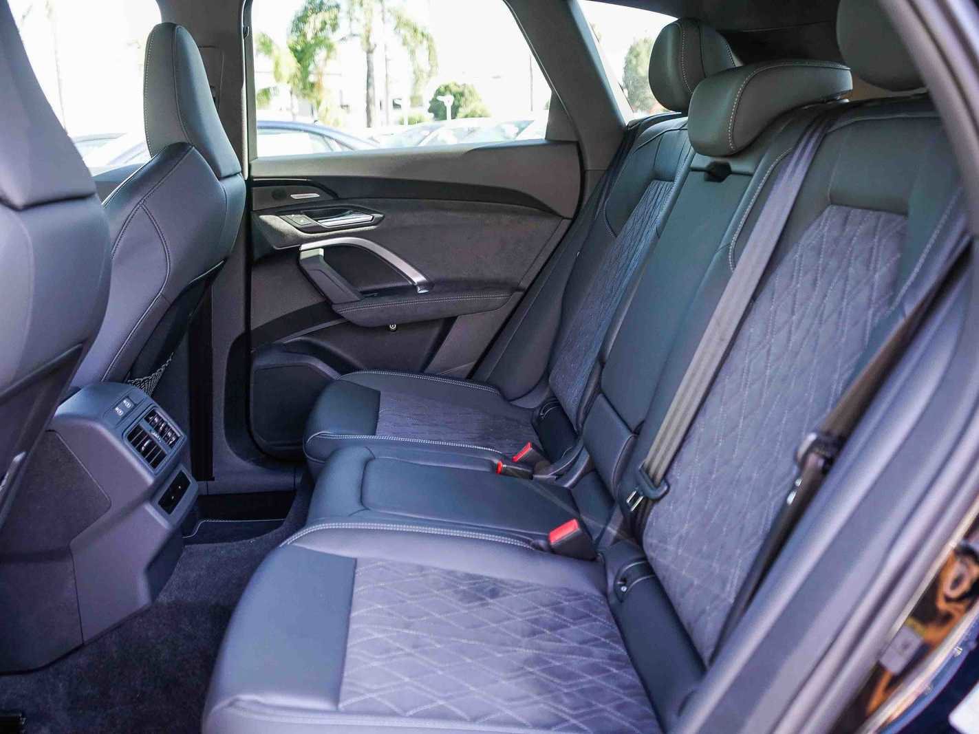 New 2025 Audi SQ5 Premium Plus w/ Premium Plus Package AWD/4WD image 18