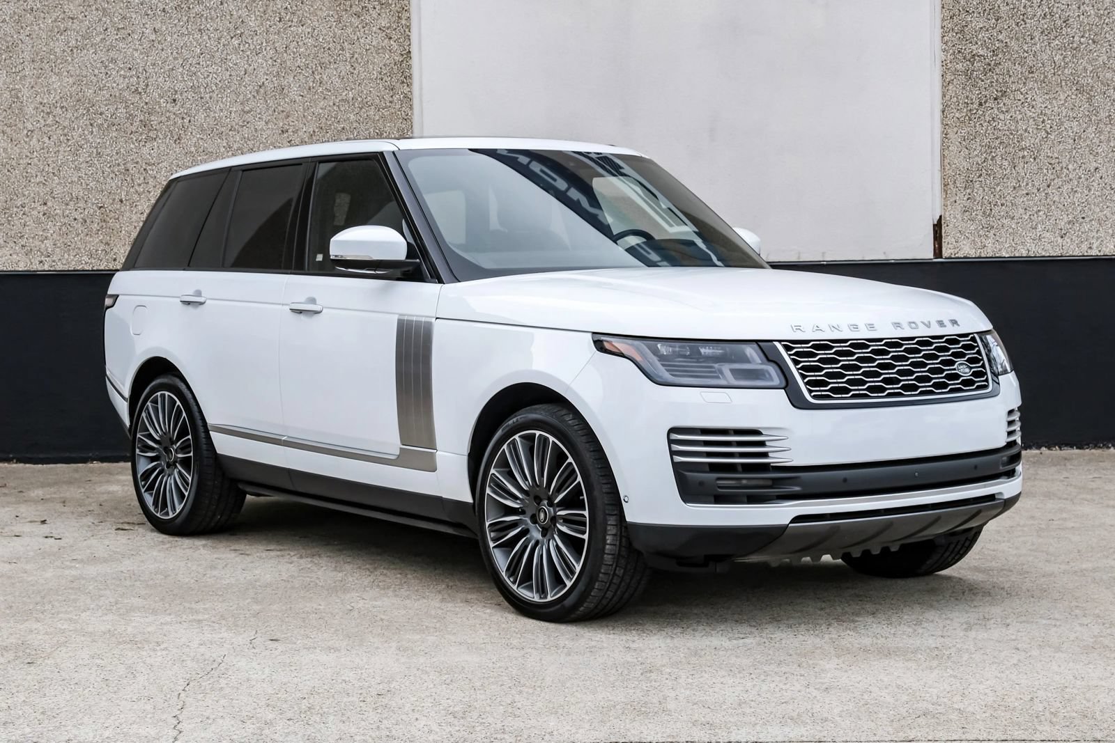 Used 2018 Land Rover Range Rover Autobiography AWD/4WD image 3