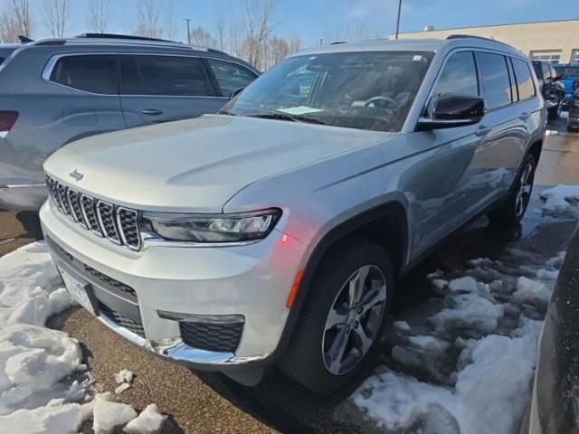 Used 2023 Jeep Grand Cherokee L Limited w/ Trailer Tow Group (B) image 19