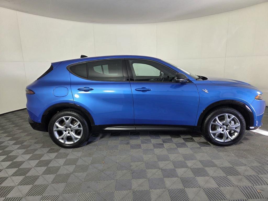 Certified 2025 Dodge Hornet R/T w/ Tech Pack image 5