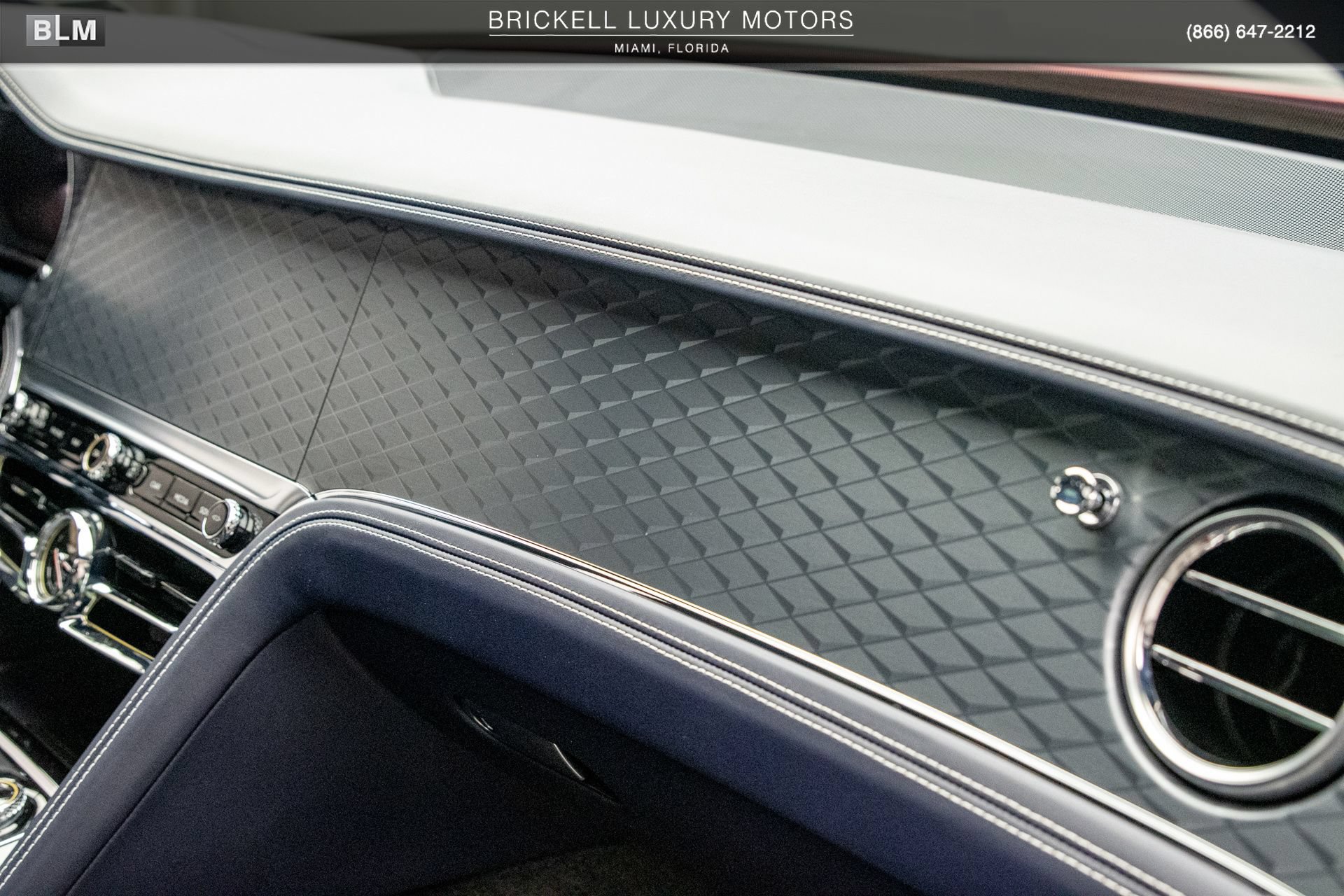 Used 2024 Bentley Flying Spur V8 AWD/4WD image 28