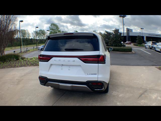 Used 2024 Lexus LX 600 4WD w/ Luxury Package image 7