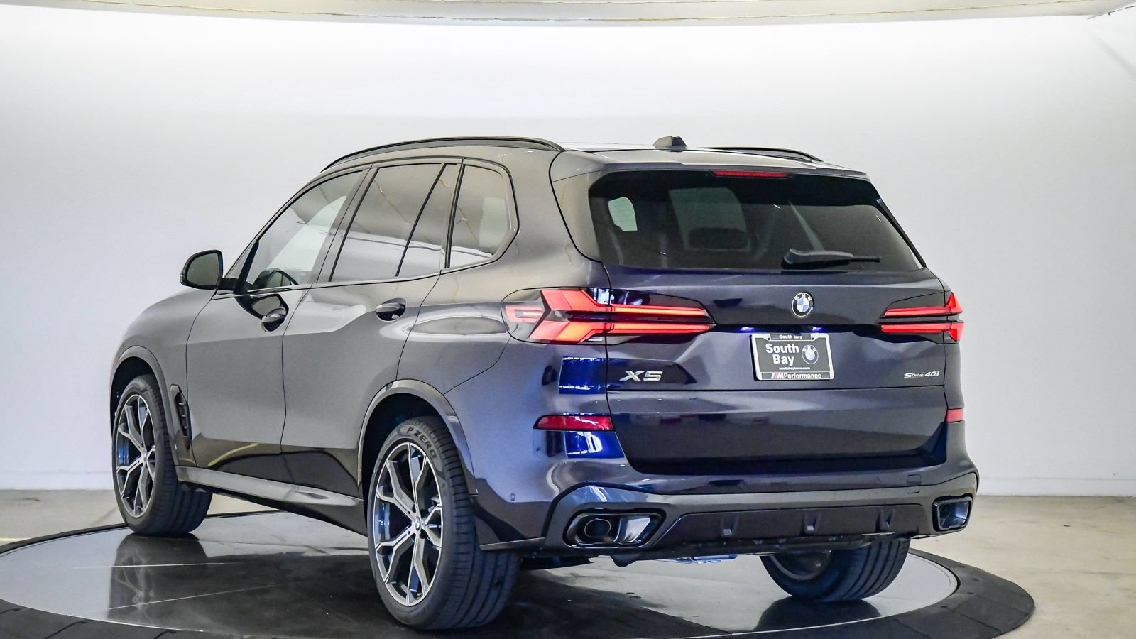 New 2026 BMW X5 sDrive40i w/ M Sport Package RWD image 2
