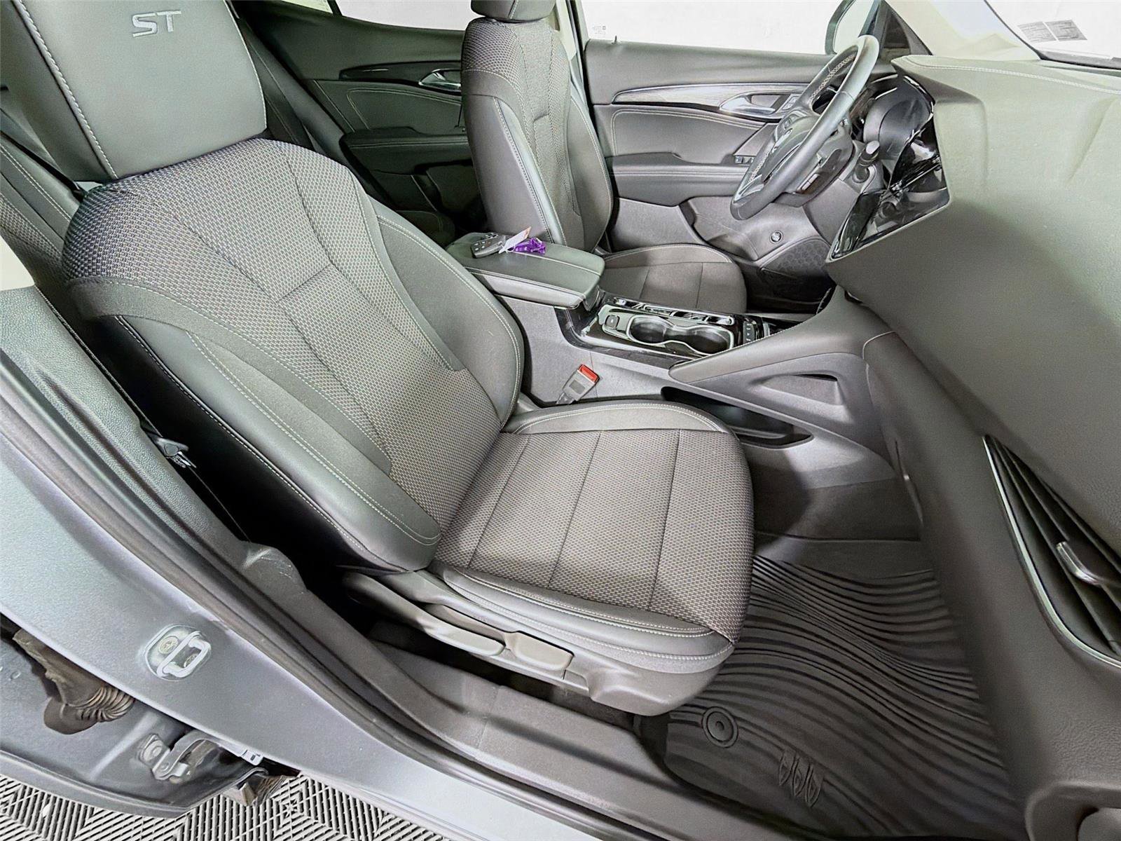 Used 2023 Buick Envision Preferred w/ Sport Touring Package AWD/4WD image 27
