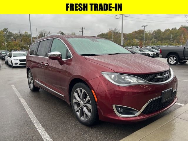 Used 2017 Chrysler Pacifica Limited w/ Advanced Safetytec Group