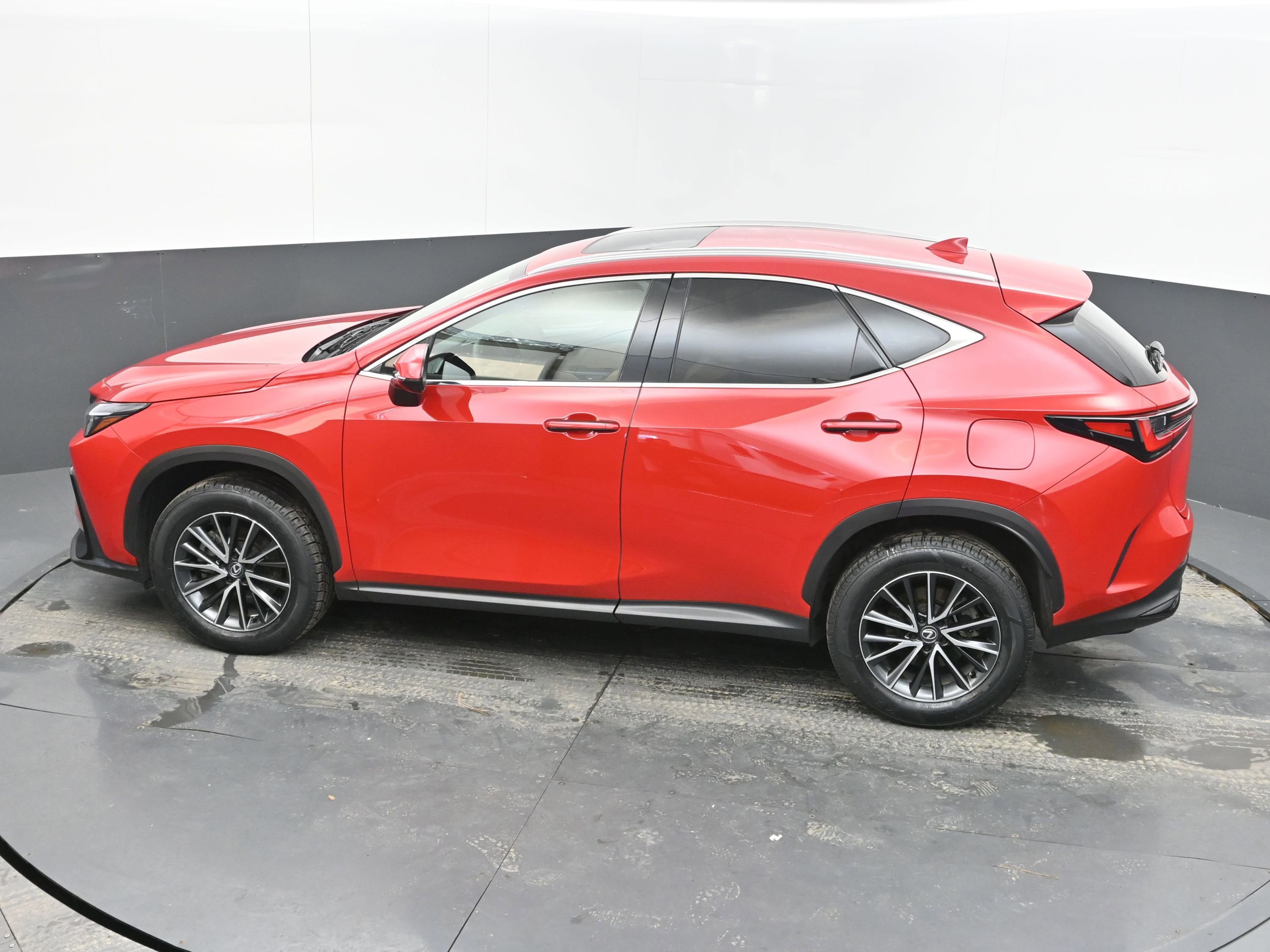 Used 2025 Lexus NX 250 FWD w/ Premium Package image 32