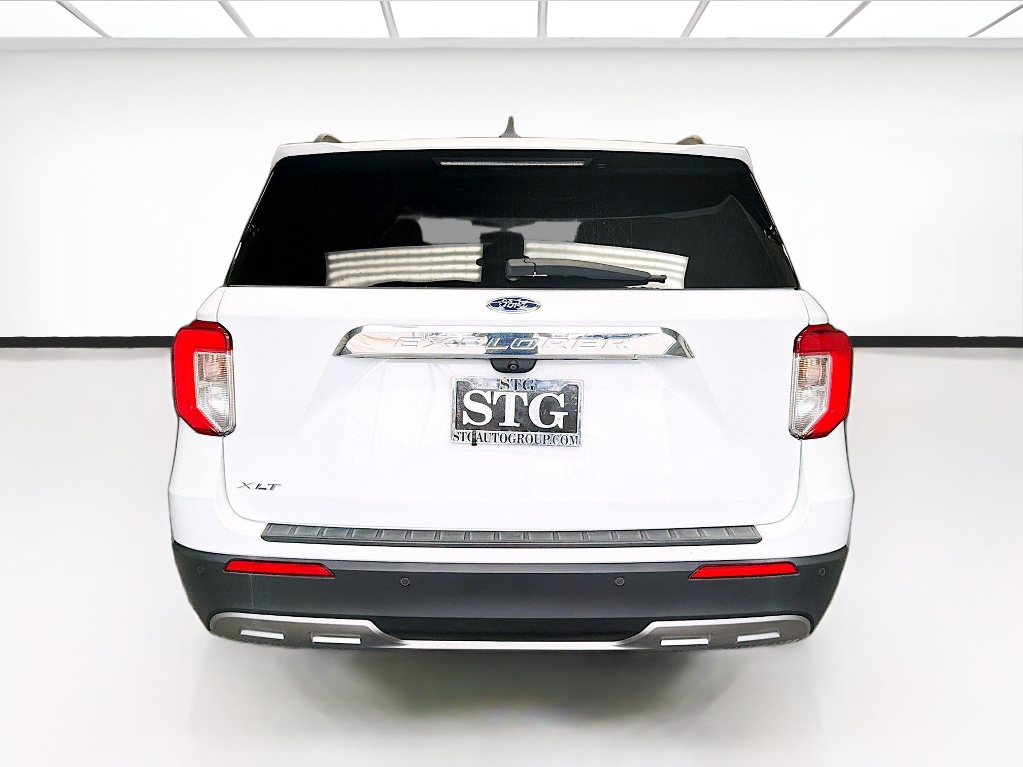 Used 2022 Ford Explorer XLT w/ Equipment Group 202A RWD image 5