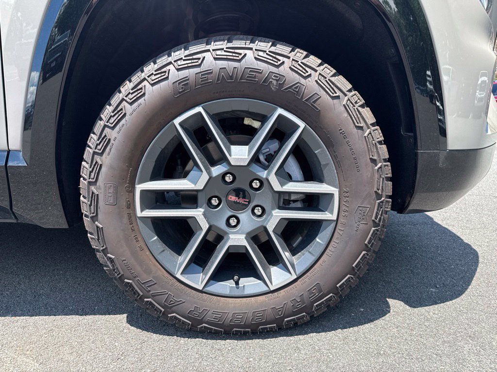 New 2026 GMC Terrain AT4 w/ Technology Package II AWD/4WD image 9