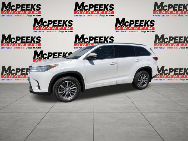 Used 2017 Toyota Highlander XLE AWD/4WD image 4