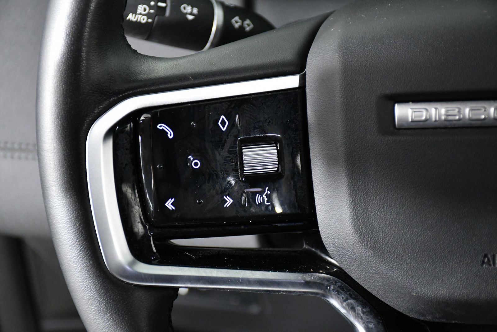 Used 2023 Land Rover Discovery Sport S image 8