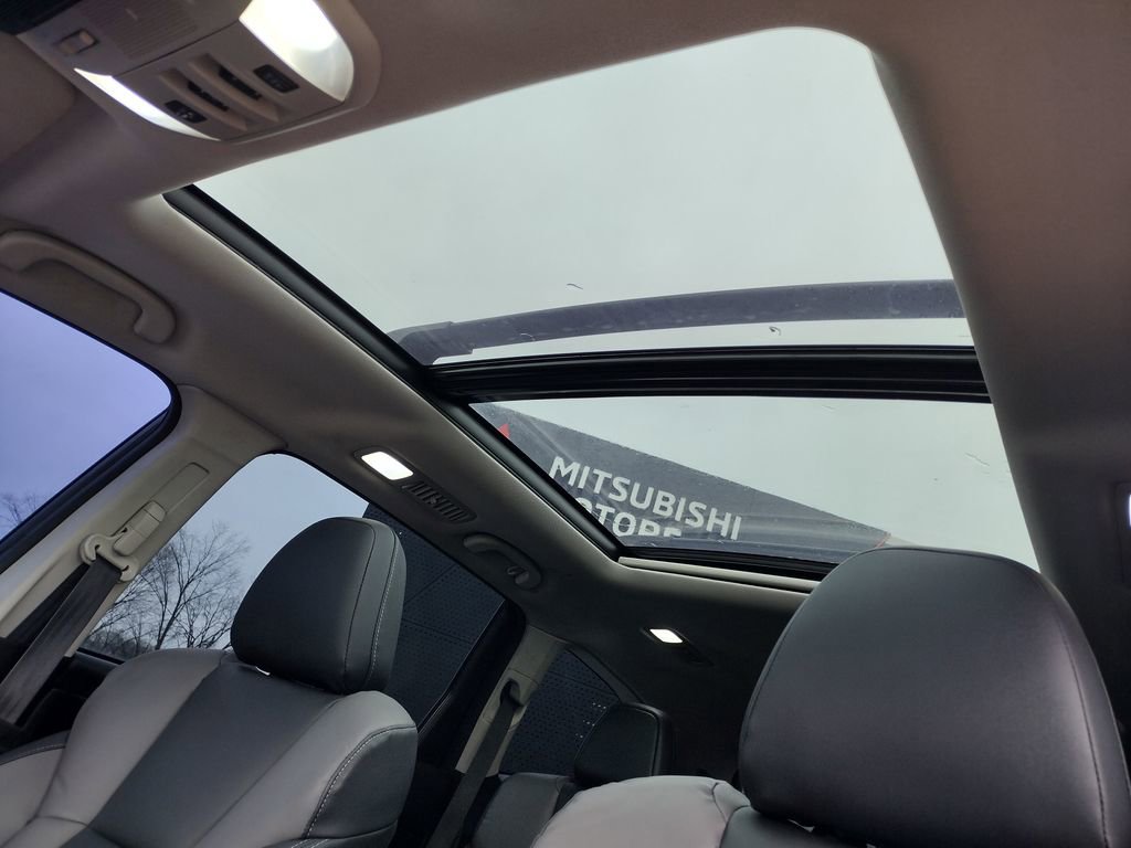 Used 2022 Subaru Ascent Onyx Edition image 6