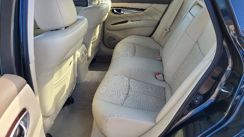 Used 2015 INFINITI Q70 3.7 w/ Technology Package AWD/4WD image 10