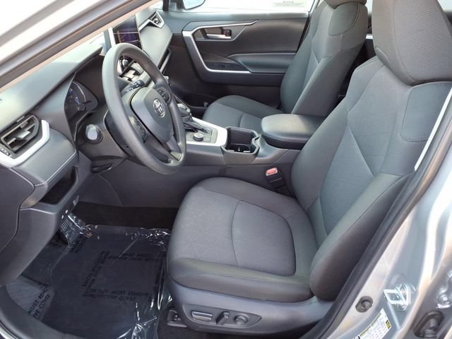 Used 2025 Toyota RAV4 XLE AWD/4WD image 15