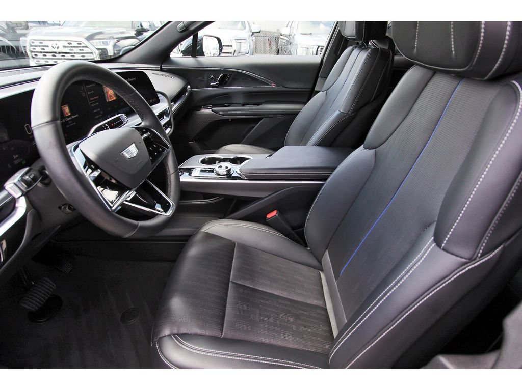Used 2024 Cadillac Lyriq Sport RWD image 6