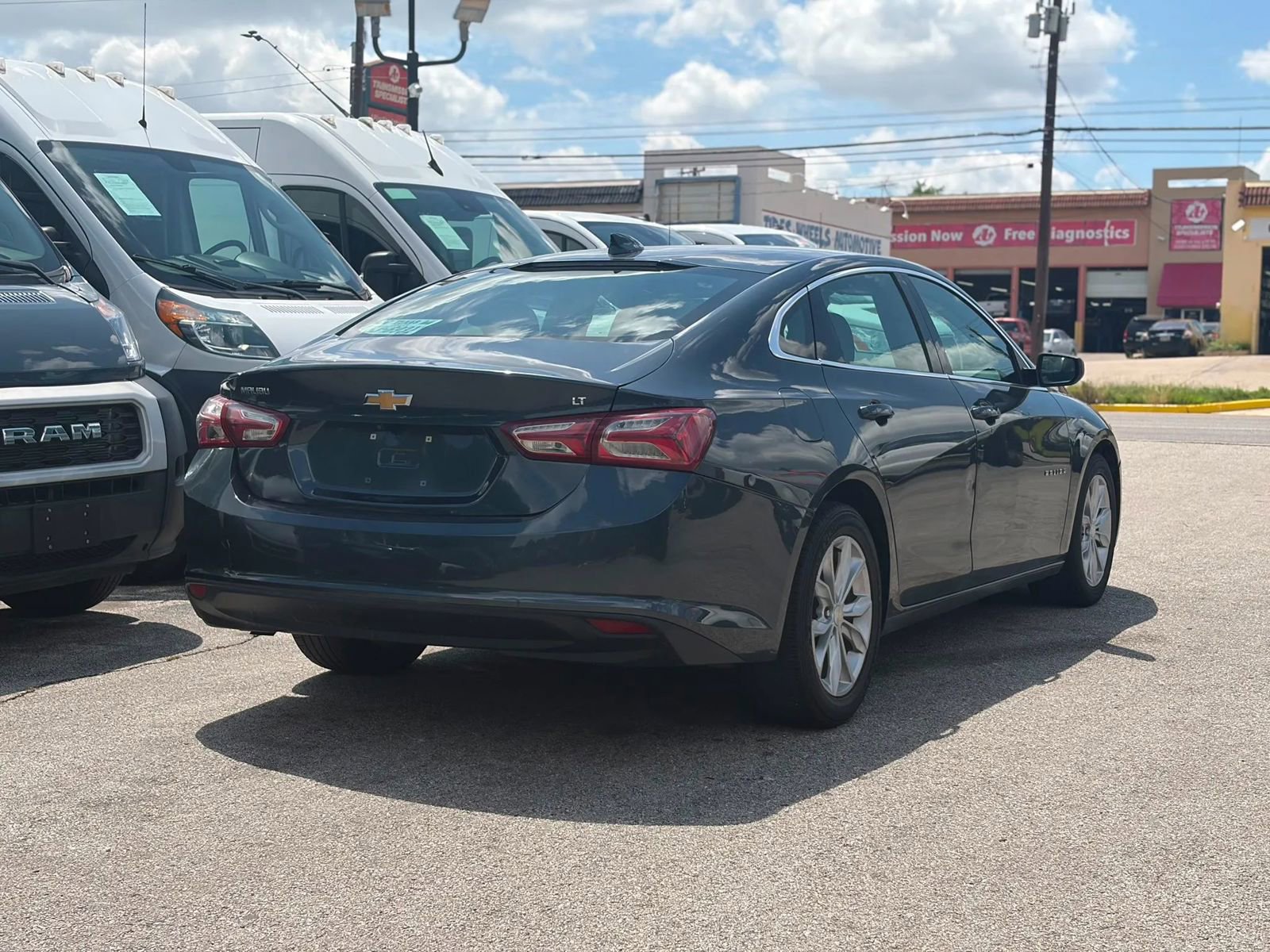 Used 2021 Chevrolet Malibu LT FWD image 4