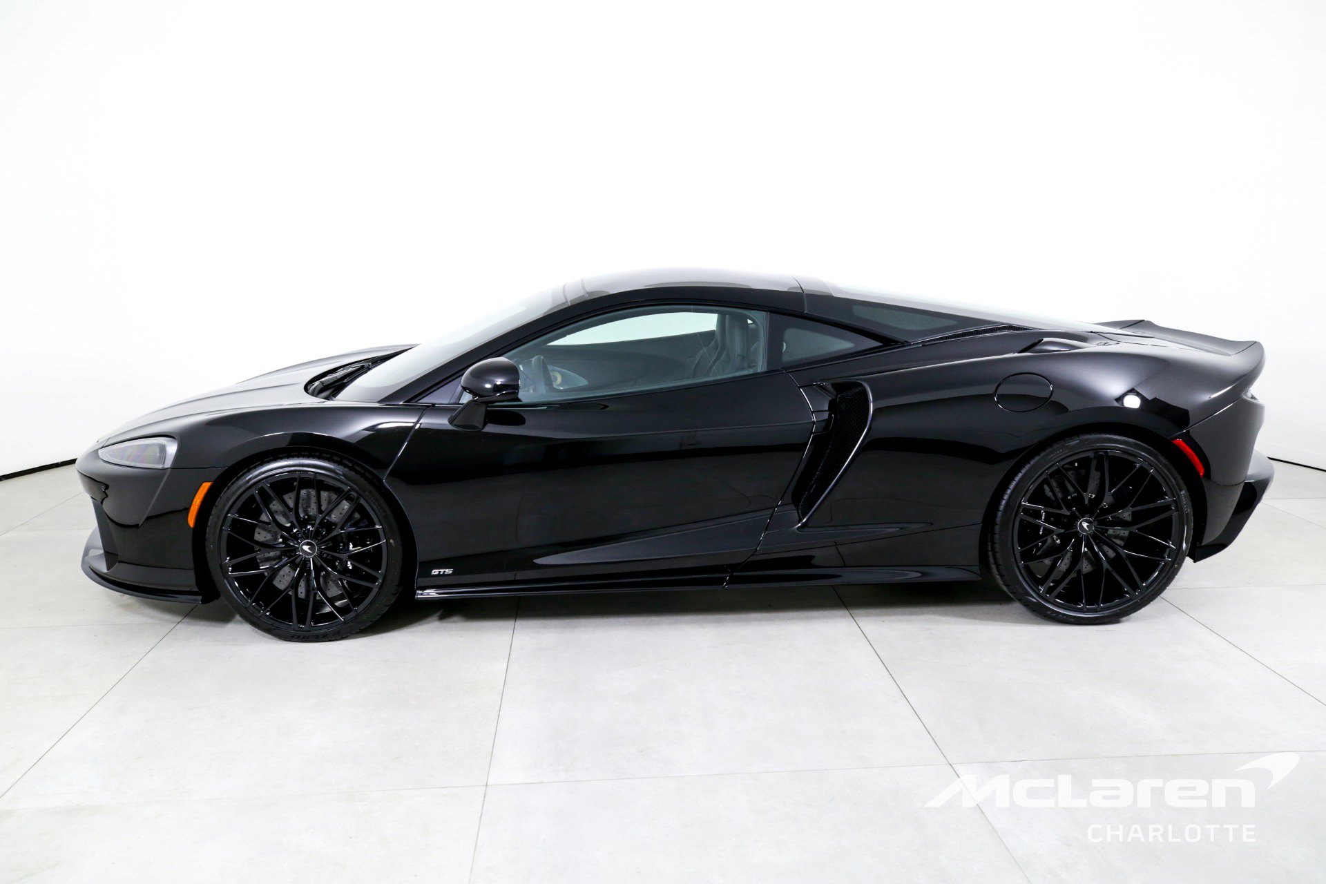 Used 2025 McLaren GTS RWD image 6