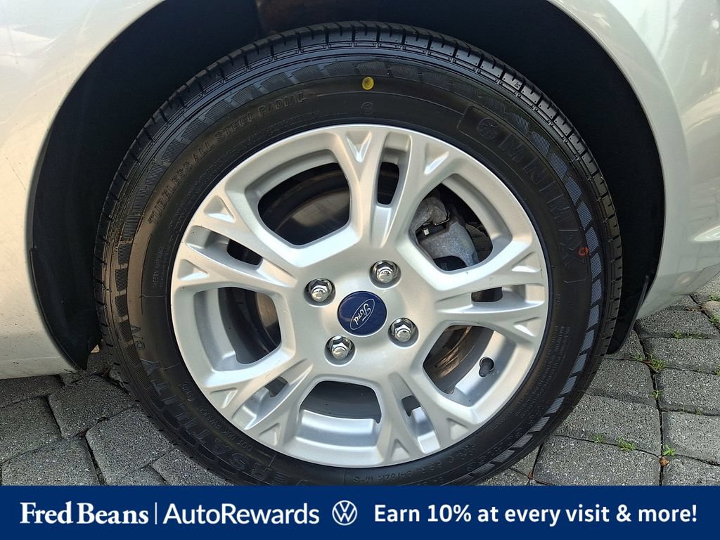 Used 2014 Ford Fiesta SE FWD image 9