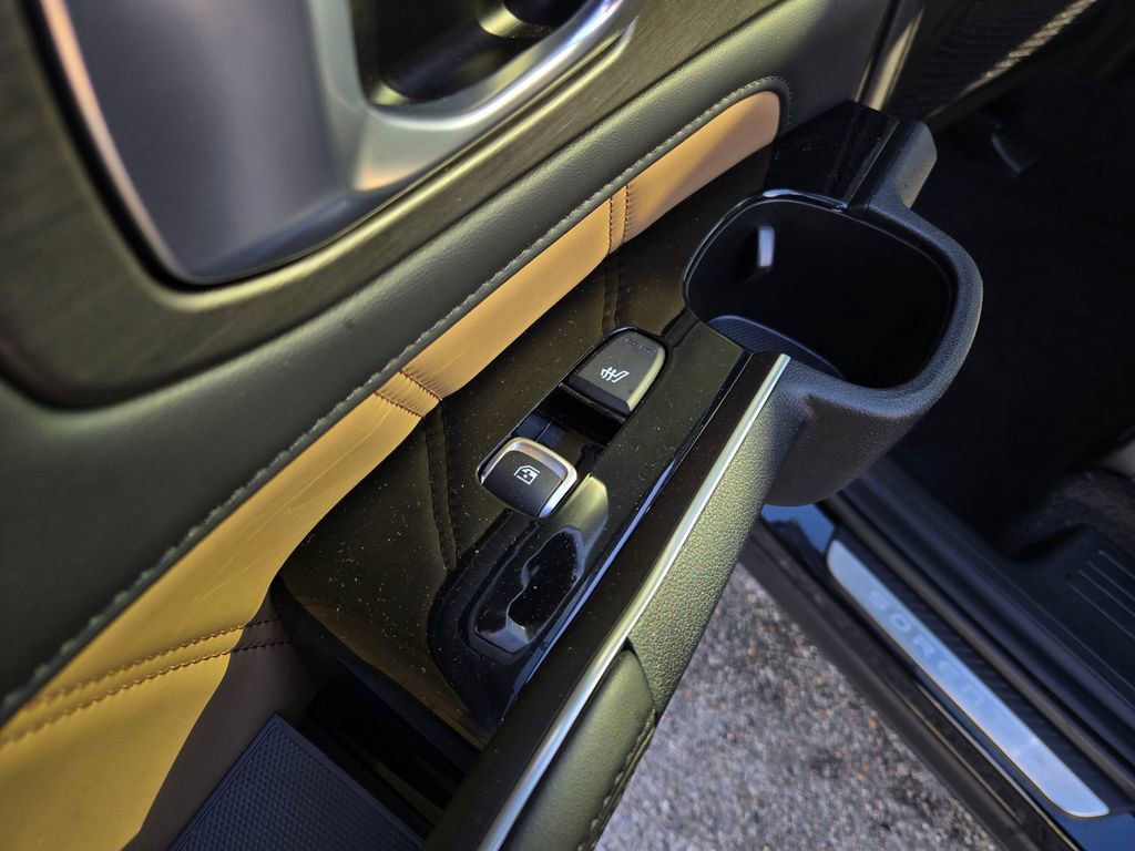 Used 2025 Kia Sorento SX Prestige w/ Olive Brown Leather Package image 28