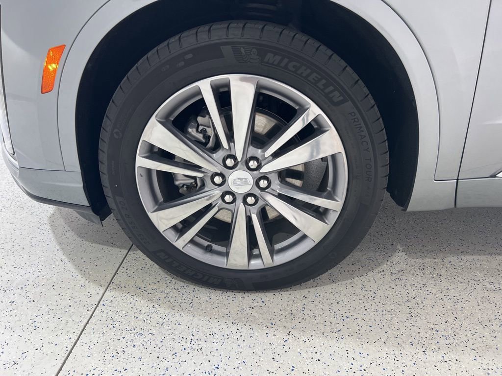 Used 2025 Cadillac XT6 Premium Luxury image 29
