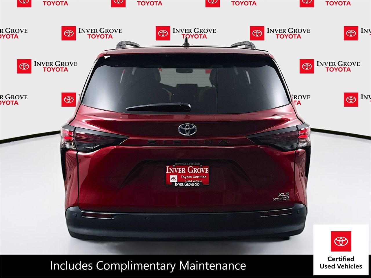 Certified 2024 Toyota Sienna XLE FWD image 6