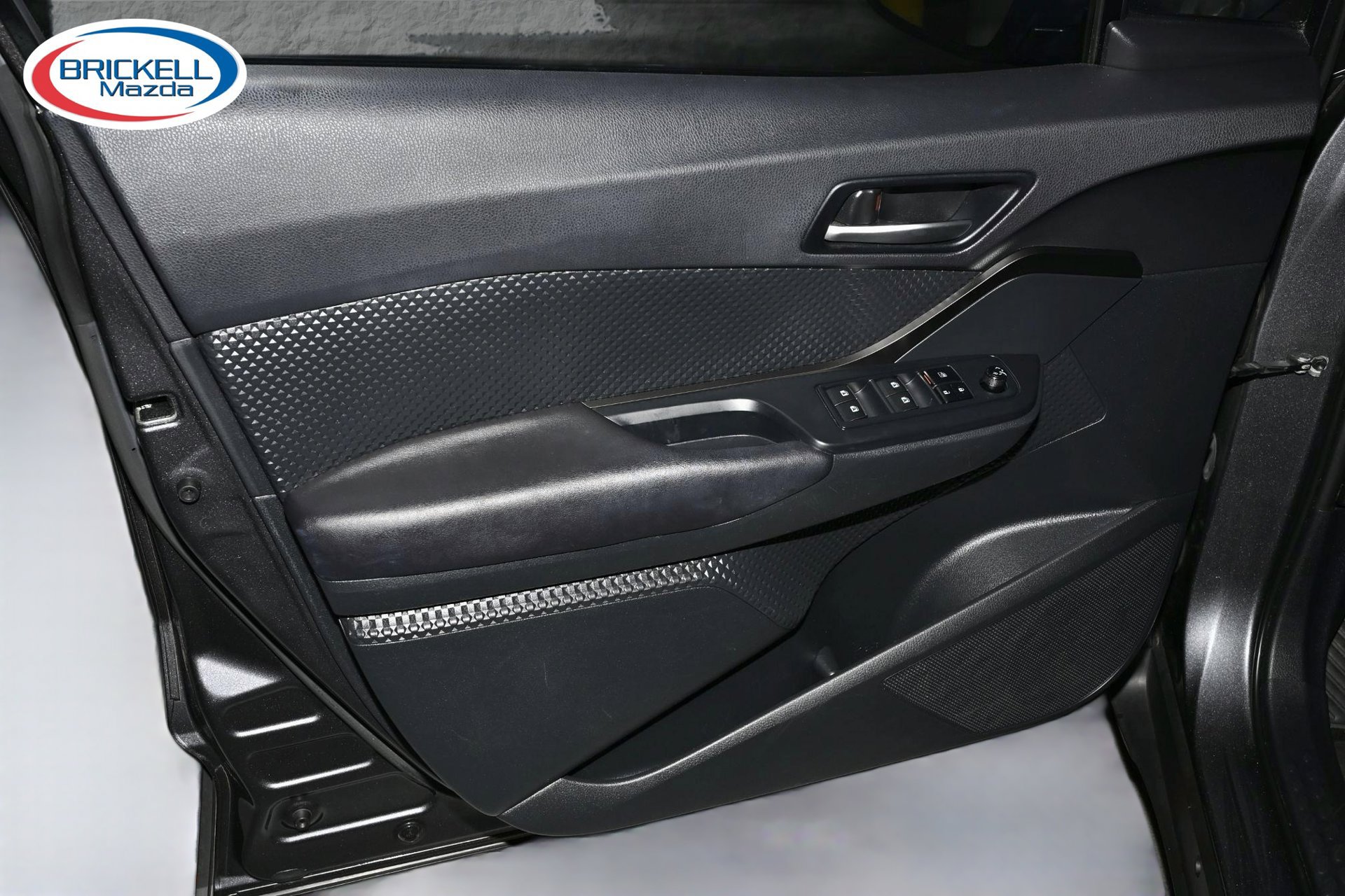 Used 2018 Toyota C-HR XLE FWD image 20