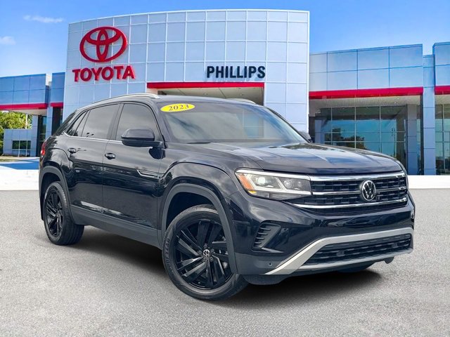 Used 2023 Volkswagen Atlas Cross Sport SE image 1