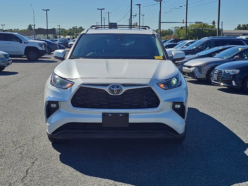 Used 2023 Toyota Highlander XLE FWD image 17