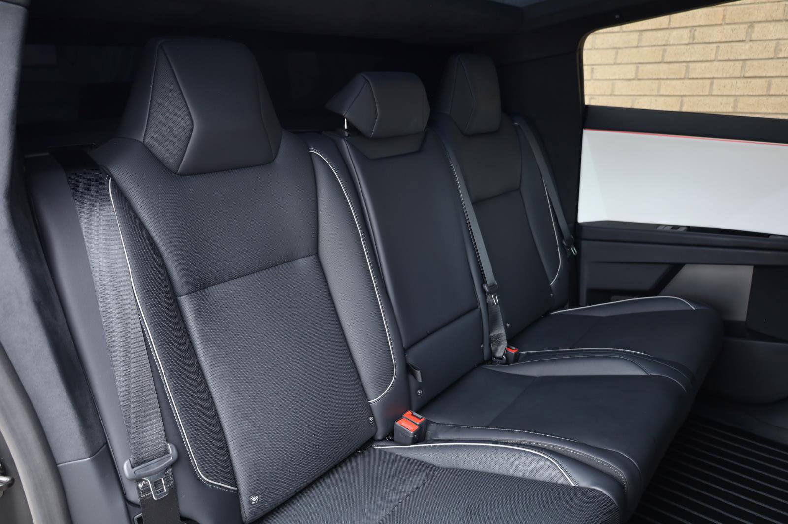 Used 2024 Tesla Cybertruck AWD Crew Cab image 25