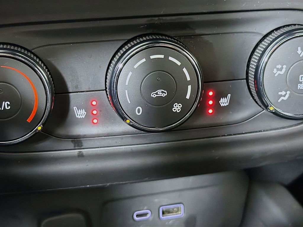 Used 2024 Chevrolet Trax RS w/ Driver Confidence Package image 22