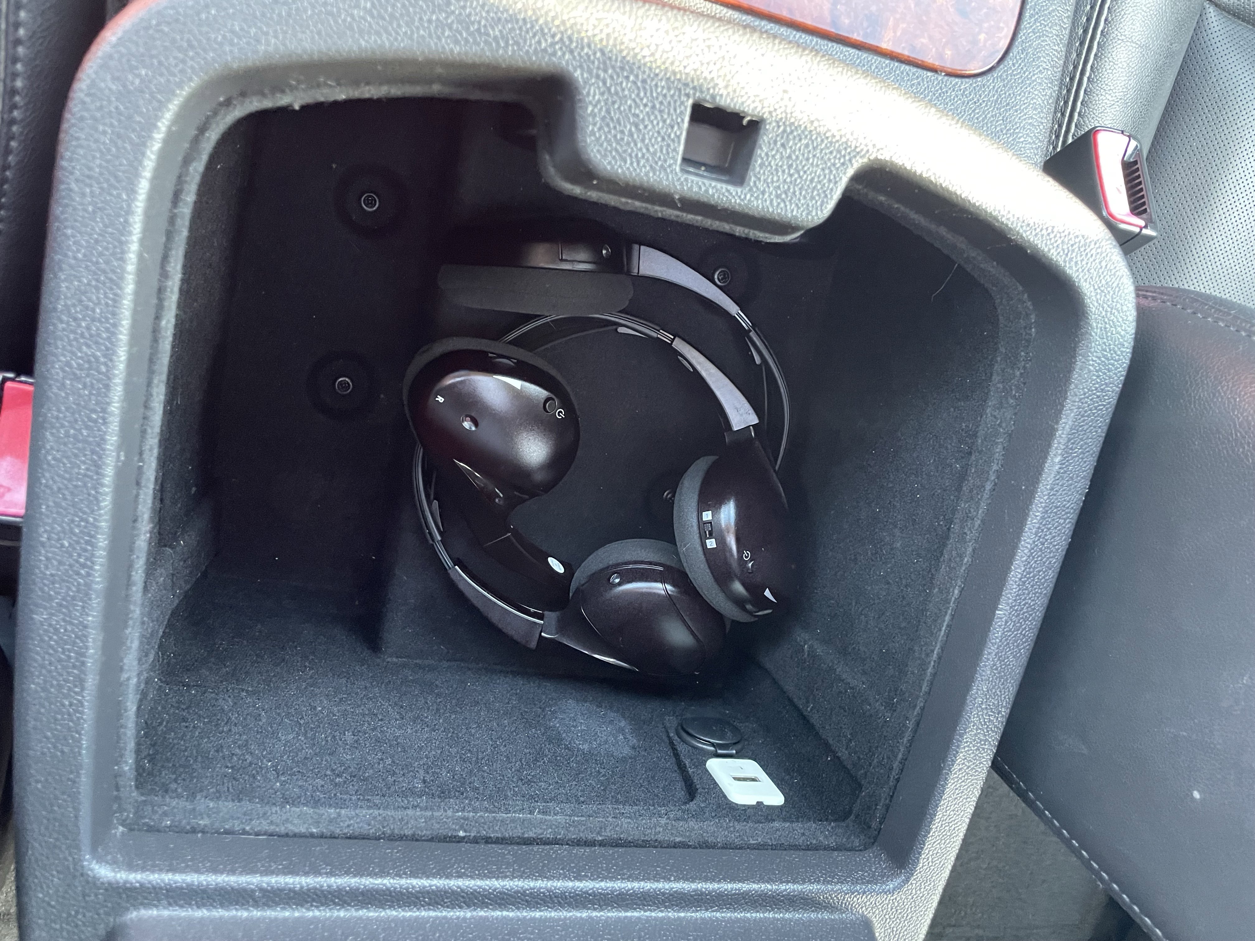 Used 2014 Chevrolet Tahoe LTZ AWD/4WD image 24