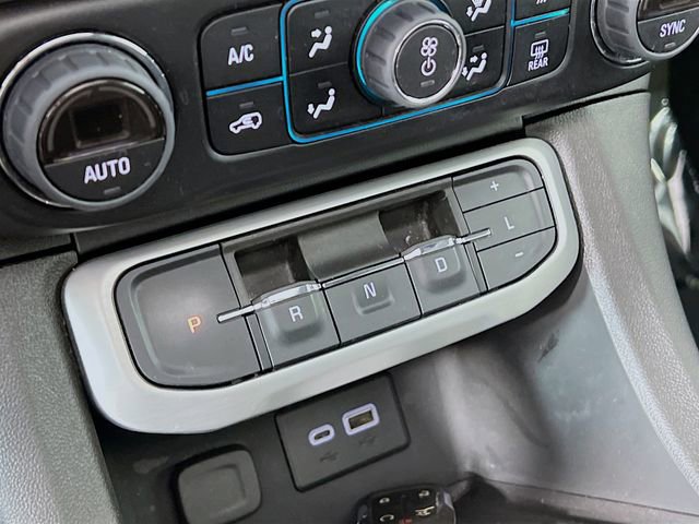 Used 2023 GMC Acadia SLE image 16