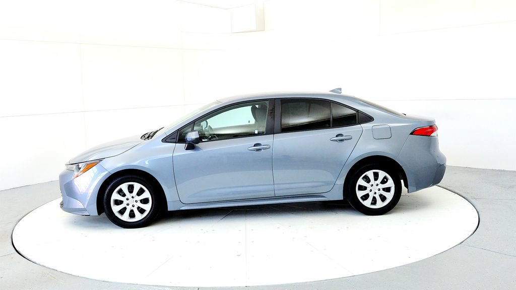 Certified 2023 Toyota Corolla LE FWD image 3