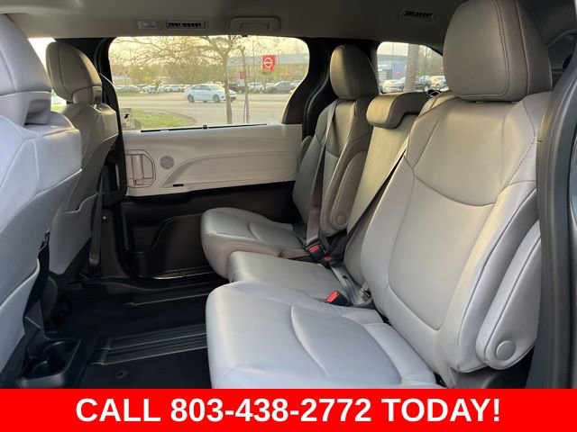 Used 2025 Toyota Sienna XLE image 12