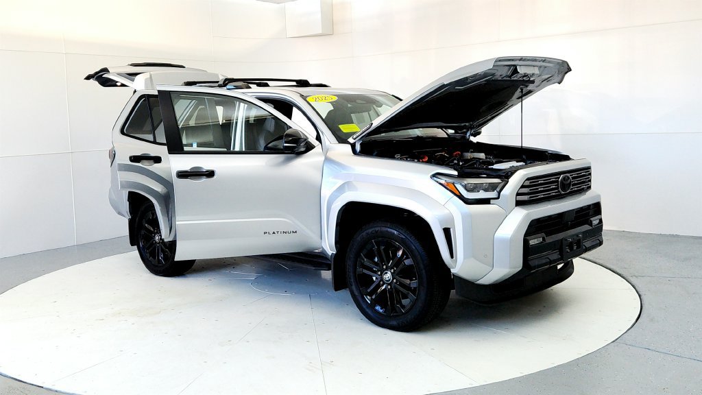 Certified 2025 Toyota 4Runner Platinum AWD/4WD image 12