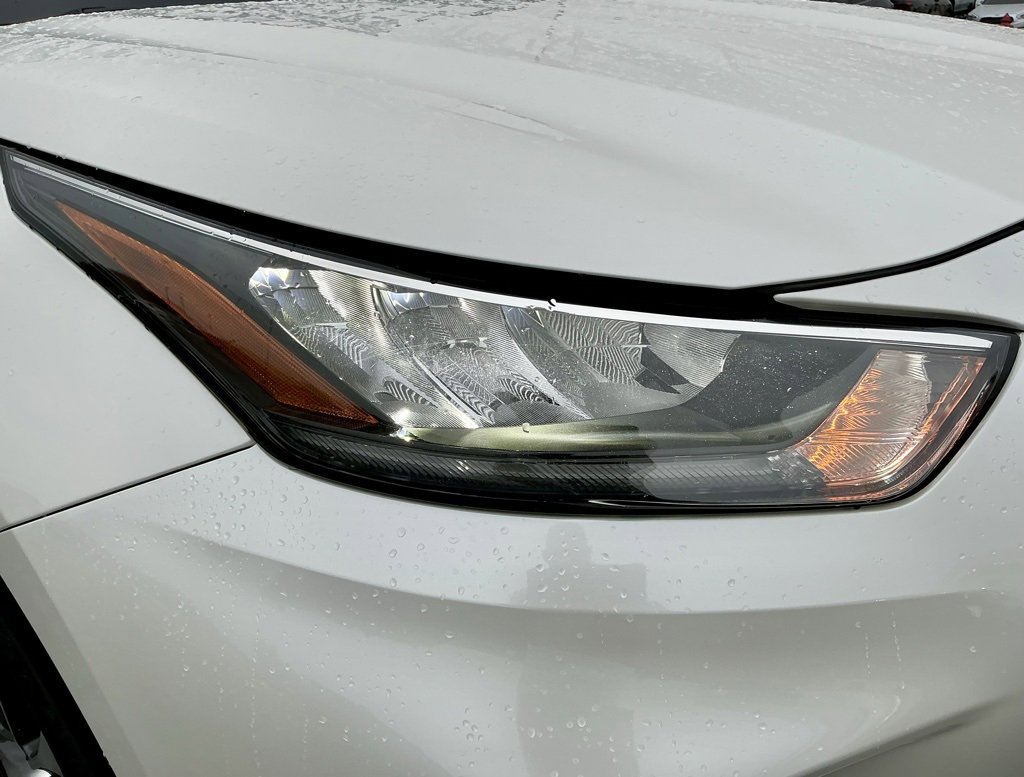 Used 2020 Toyota Highlander XLE image 8