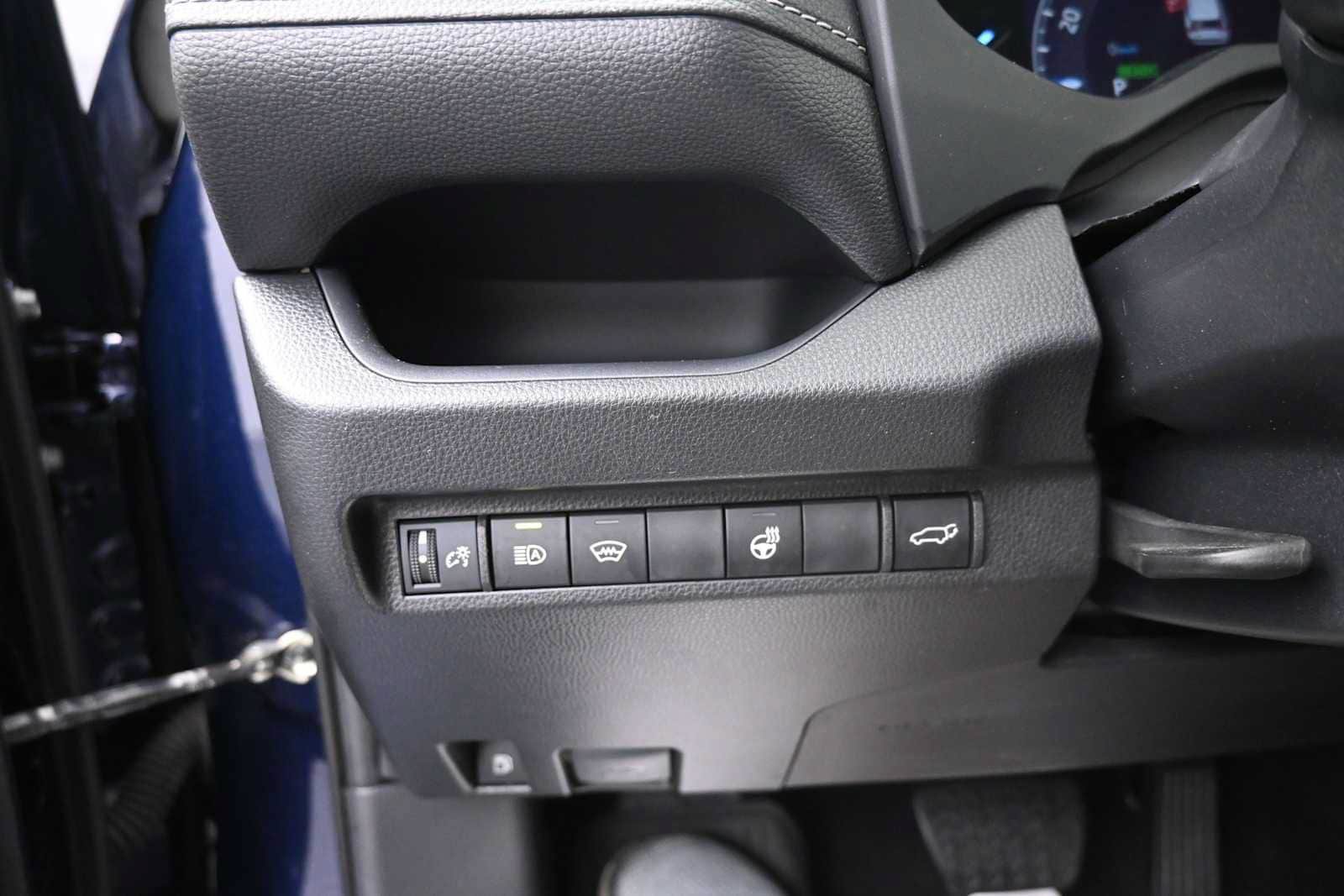 Used 2023 Toyota RAV4 XLE w/ Convenience Package AWD/4WD image 10