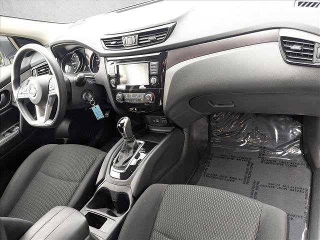 Used 2020 Nissan Rogue Sport S image 26