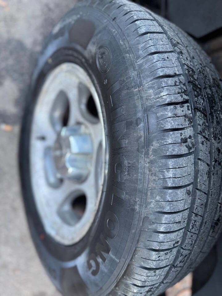 Used 2005 Ford Explorer Sport Trac XLT AWD/4WD image 18