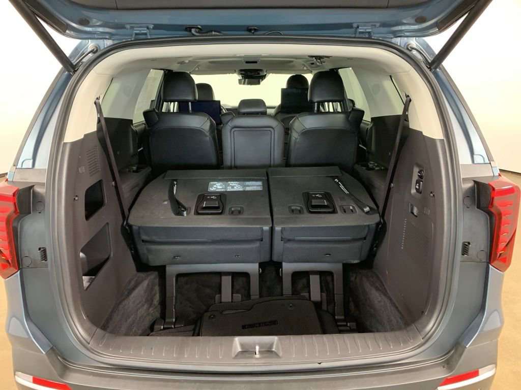 Used 2025 Kia Carnival SX Prestige image 14