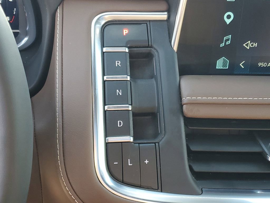 Used 2023 Chevrolet Tahoe High Country AWD/4WD image 18
