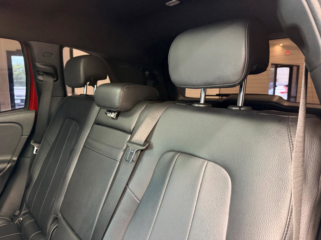 Used 2020 Mercedes-Benz GLB 250 image 24