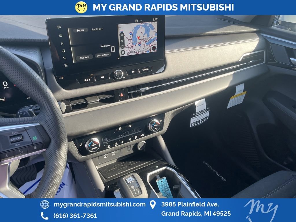 New 2026 Mitsubishi Outlander SE AWD/4WD image 18