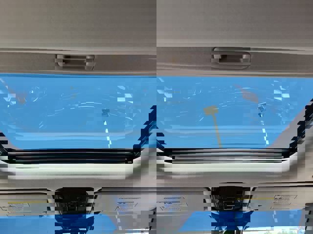 Used 2022 Kia Carnival SX Prestige image 24