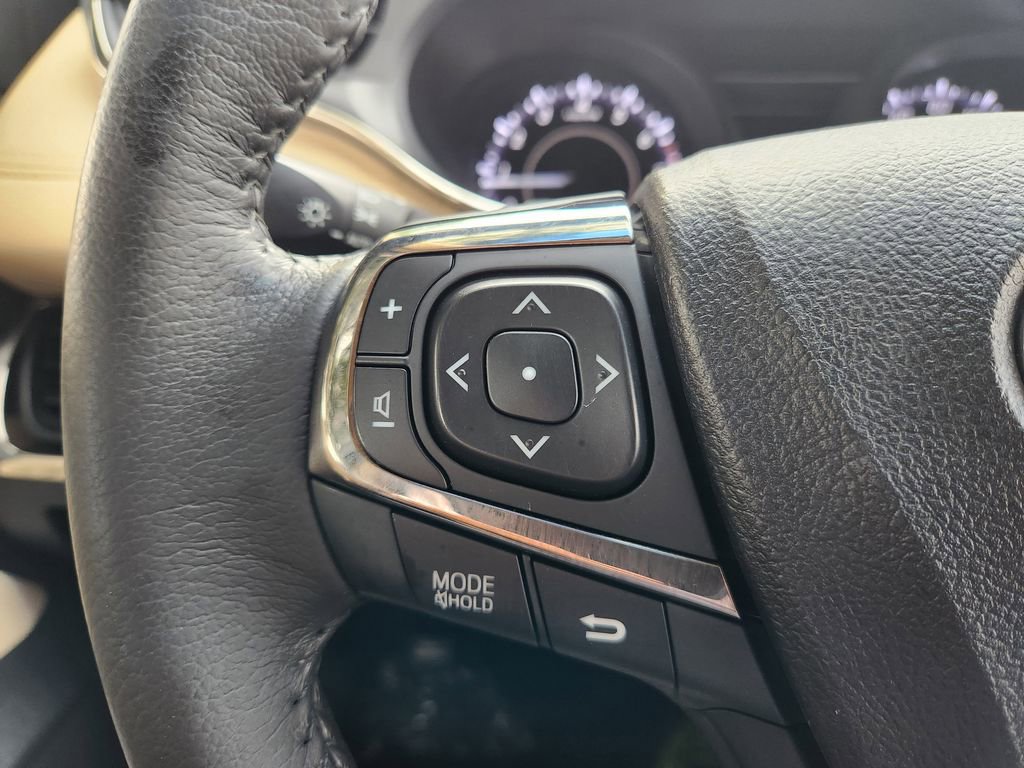 Used 2018 Toyota Avalon XLE Premium FWD image 29
