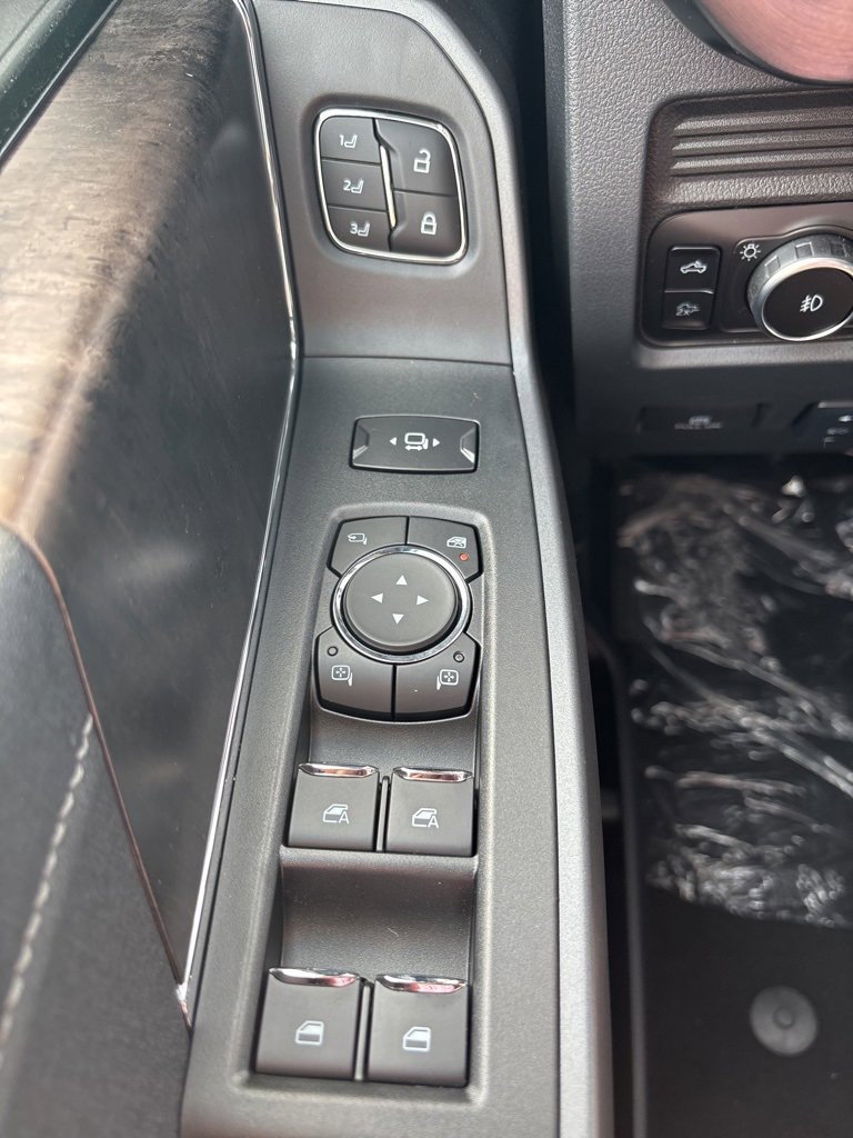 New 2025 Ford F250 Lariat w/ Lariat Ultimate Package image 23